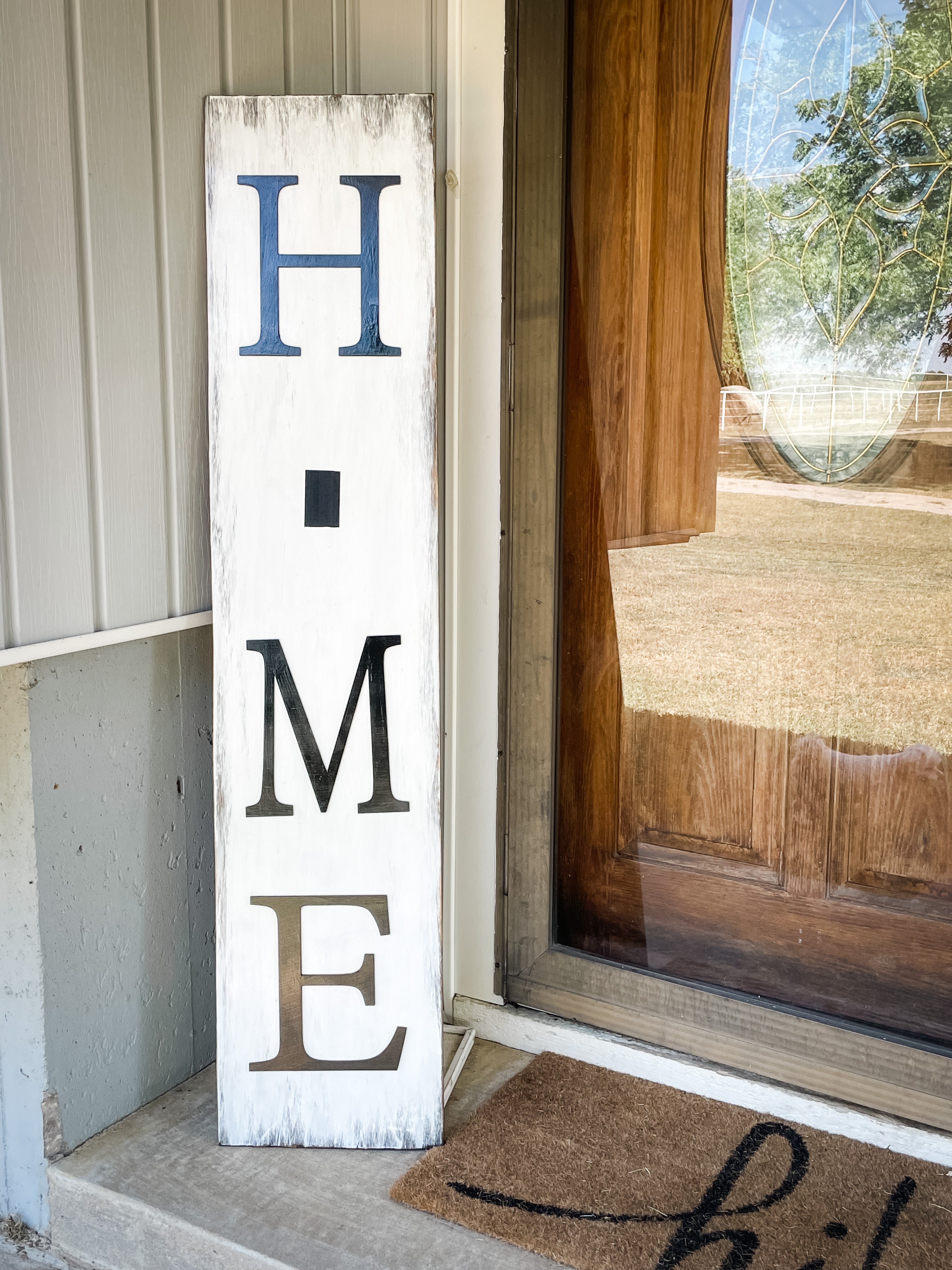 Seasonal Porch Leaner